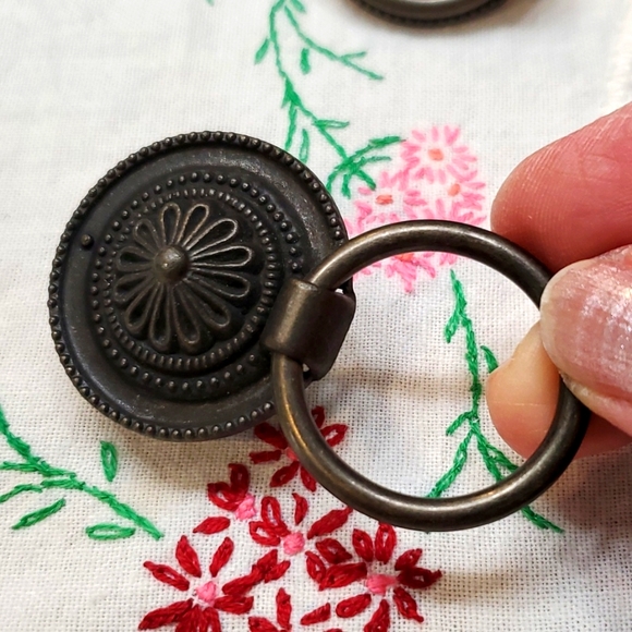 5 Drawer Pull Knobs Metal Ornate Floral Primitive Victorian Farmhouse Rustic - Picture 16 of 16